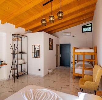 Piqeras Bed & Breakfast | Hotel Panorama Piqeras