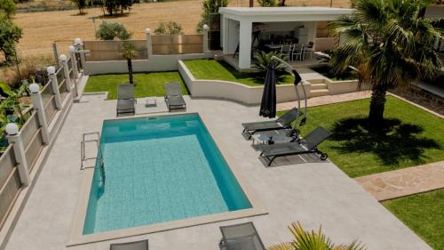 Nea Propontida Villa | Villa Liana , private Villa with pool and garden