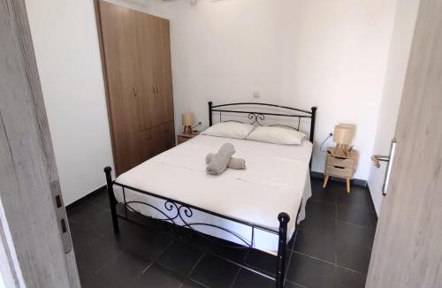 Agii Apostoli House | Aegean Beachfront Apartment