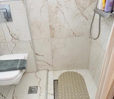 Palaio Faliro Apartment | Top floor apartment