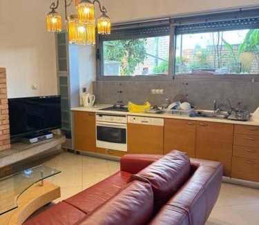 Glyfada Apartment | Modern Villa in the heart of Athens Riviera with garden