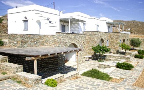 Agios Romanos Apartment | Rosalie Home - Open Sea Studio