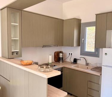 Agios Romanos Apartment | Rosalie Home - Open Sea Studio