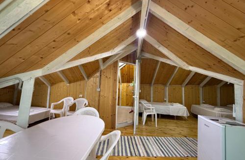 Kruje House | Meti guest house wooden room
