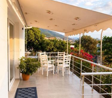 Vlore Villa | Deon