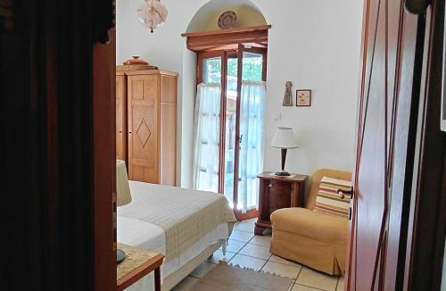 Zagora-Mouresi Villa | White stone house with great sea view