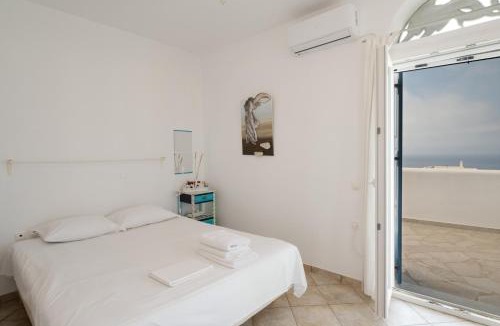 Exomvourgo House | Beach house in Tinos island