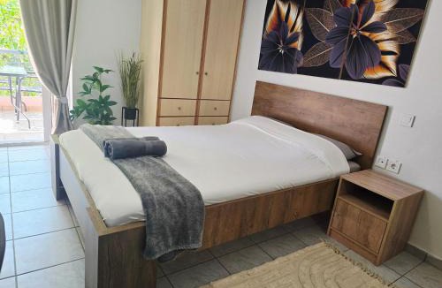 Lamia Apartment | The Garden Studio - Spacious Balcony