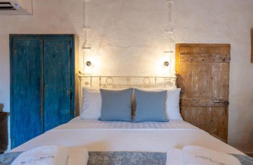 Mykines Hotel | La Belle Hélène de Ménélas 1862