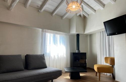 Agios Vlassios Hotel | TERPOU StoneHouse & Suites