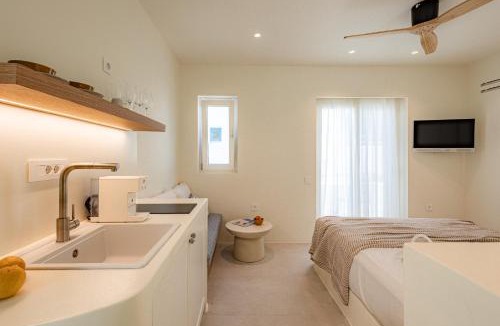 Agia Anna Hotel | Naxia Gaia Suites