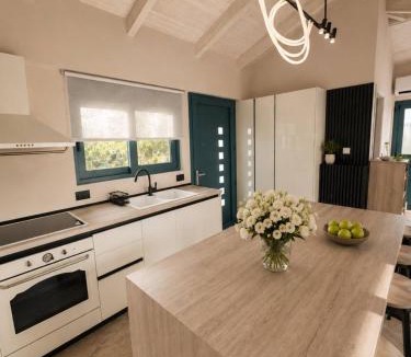 Kounopetra Apartment | Sunrise Bay Retreat