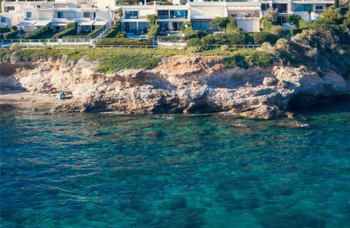 Kropia Villa | Beachfront Maison Almera Athenian Riviera