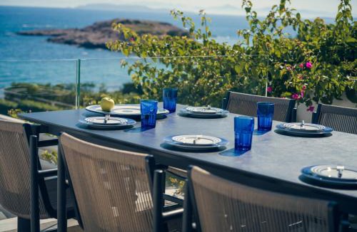 Kropia Villa | Beachfront Maison Almera Athenian Riviera