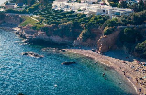 Kropia Villa | Beachfront Maison Almera Athenian Riviera