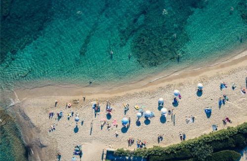 Kropia Villa | Beachfront Maison Almera Athenian Riviera