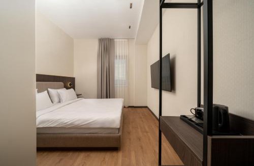 Sllatina e Madhe Hotel | Fly Inn Hotel