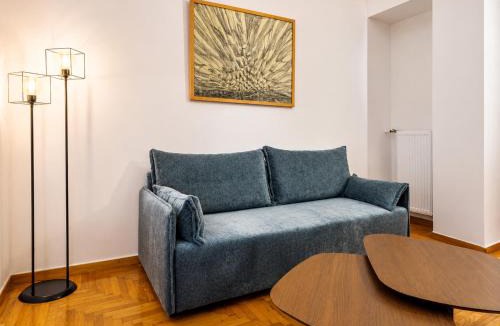 Ano Kipseli Apartment | Stylish Kypseli Apartment Sleeps 4 300 Mbps WiFi
