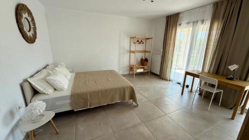 Flogita Villa | White villa in Nea Flogita