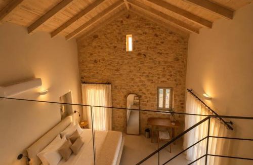 Karvelas Apartment | Monolithos Collection