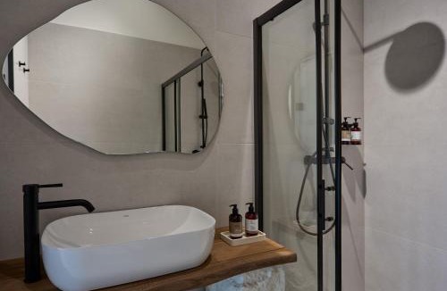 Psathi Hotel | Oikia Pouloudi