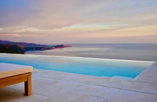 Agia Kiriaki Villa | Apiron Luxury Villa