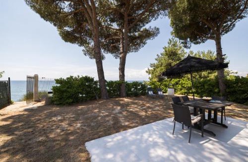 Thermaikos House | Thalassa Seafront Garden Residence by halu!