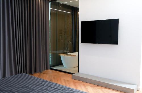 Mjull-Bathore Villa | Hilltop Villa Tirana Private Pool & Views