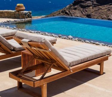 Lavreotiki Villa | Vinara Cycladic Villa