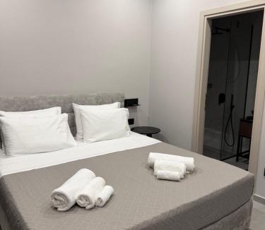 Ierapetra Apartment | RO - Refined Relaxation, Private Courtyard and Jacuzzi