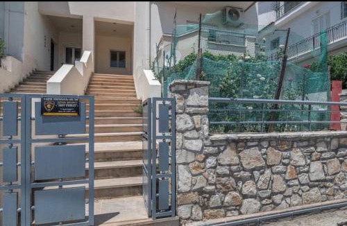 Aigio House | Family home