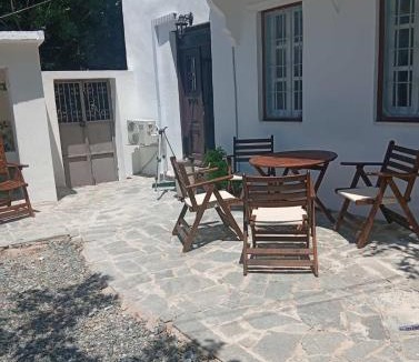 Samothrace Villa | Avli