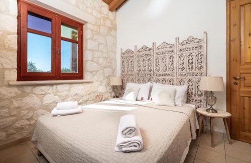 Akrotiri Villa | Nephele 3 bedroom villa with private pool