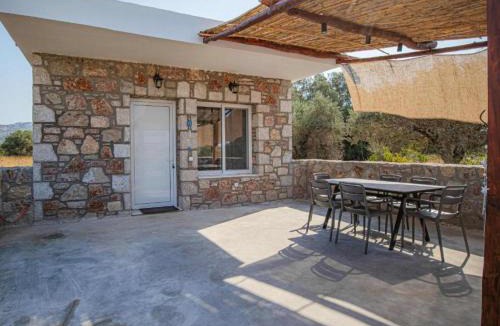 Haraki Villa | Villa Arti Charaki