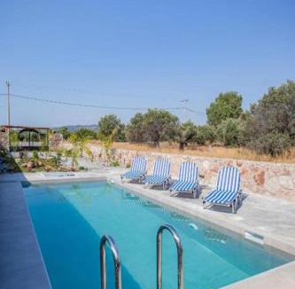 Haraki Villa | Villa Arti Charaki