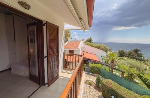 Gerakini House | Sea Breeze House 50m from Beach - 2Floors- 6guests