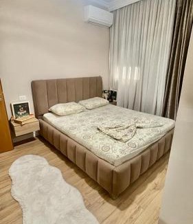 Mbrostar-Urë Apartment | Your Home Fier 2