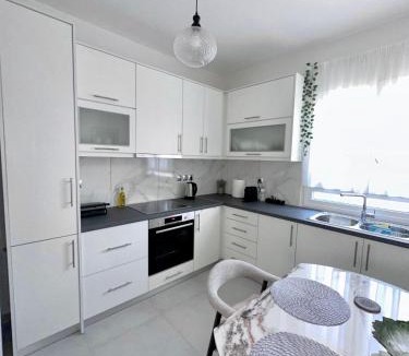 Aigio Apartment | Noméa - Modern Apartment Aigio