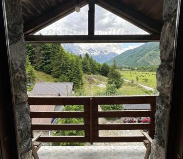 Valbone Hotel | Natyra balcony