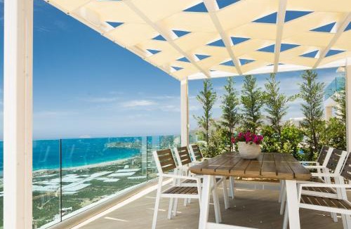 Zerviana House | Flower Village
