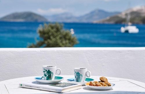 Panteli Apartment | White island rooms