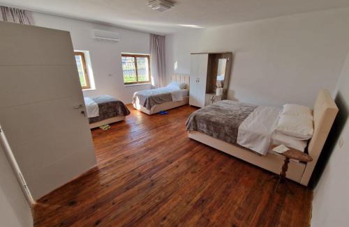 Koman House | Bujtina Dalmacia