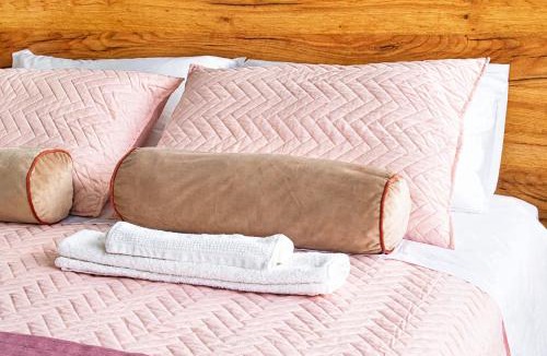Polemarchi Apartment | Rose Cozy Getaway - 3 Pearls Pool Retreat