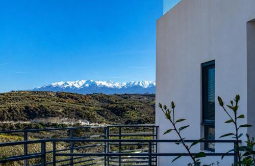 Polemarchi Apartment | Silver Cozy Getaway - 3 Pearls Pool Retreat