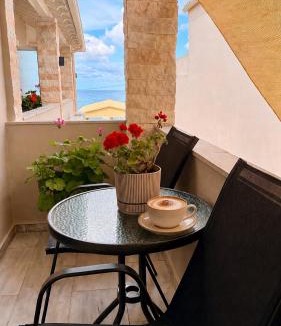 Agios Gordios House | Romantic Palace Beach Apartments