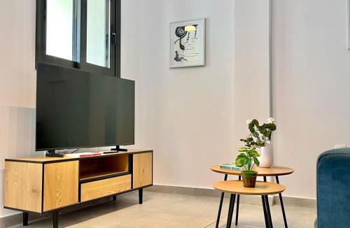 Dafni-Ymittos Apartment | New Comfy and Sleek Apartments in the Center oF Athens