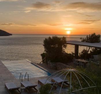 Agios Nikolaos Town Villa | Aiolos Glaros - Seafront Retreat near Agios Nikolaos