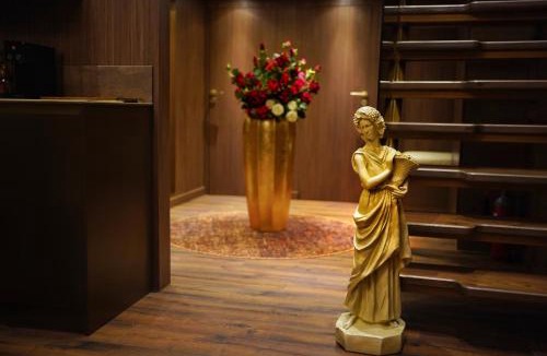 Tirana Hotel | The HH Point
