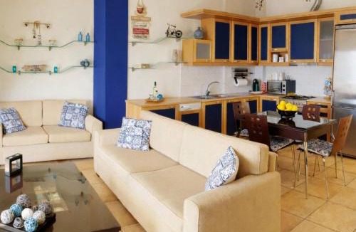Evrostina Apartment | Derveni Seaside Apartments - Deluxe Sea View Penthouse Jacuzzi-BBQ & Groundfloor Garden View Apartment