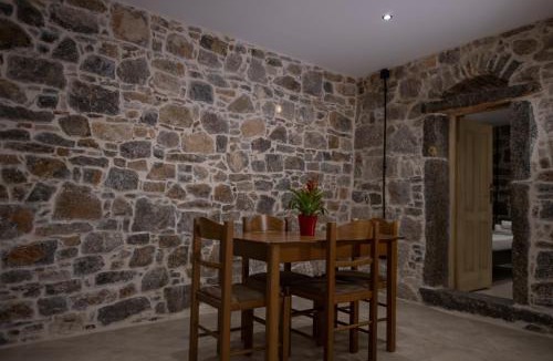 Olympi Apartment | Stone Olympi Lodges - Chios Cozy Hideaways